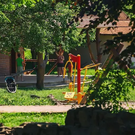 אתר נופש Karpaty טרוסקבץ